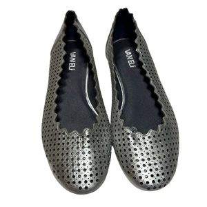 Vaneli Silver Metallic Eyelet Scalloped Ballerina Flats